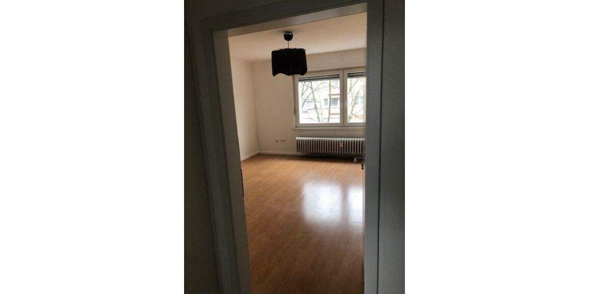 Etagenwohnung Ludwigshafen Mitte - 6 Zimmer, 130 m&sup2;, 1.300&euro; | Angebot:25701483