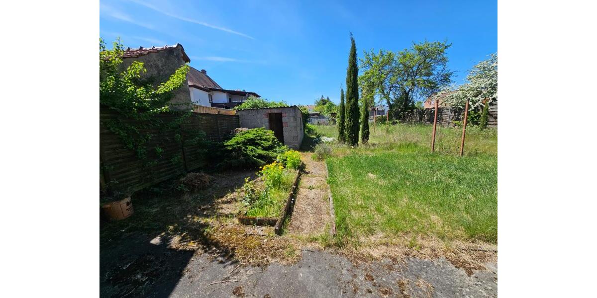 ObjNr:19684 - Freistehendes Einfamilienhaus mit Vor- und Rückgarten sowie Garage und Stellplatz 4 zimmer