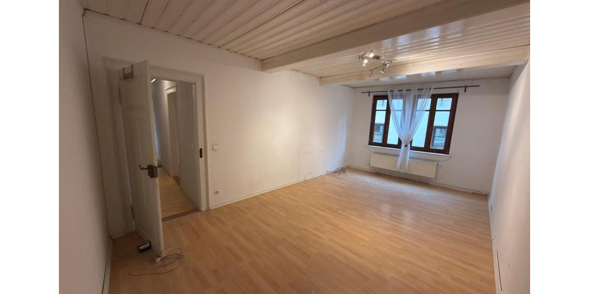 Etagenwohnung Weinheim - 3 Zimmer, 75 m&sup2;, 650&euro; | Angebot:25612125