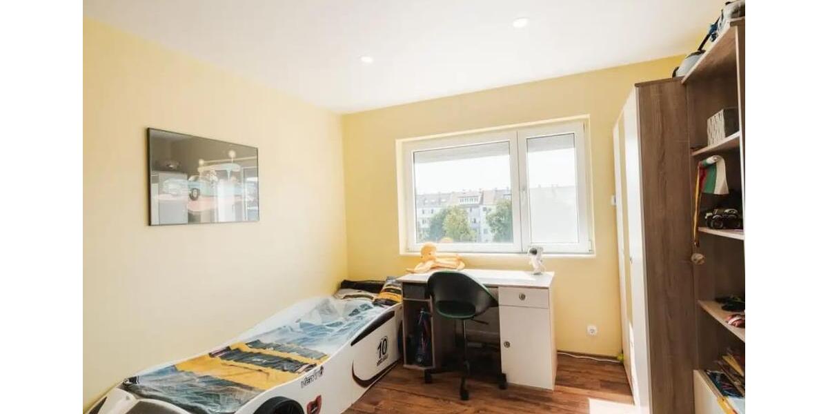 Dachgeschoßwohnung Ludwigshafen am Rhein - 4 Zimmer, 108 m&sup2;, 1.300&euro; | Angebot:26237344