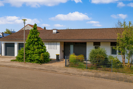 Großzügiger Bungalow mit Wintergarten, sonnigem Garten & zwei Garagen - ruhig und zentral in Oggersheim 5 zimmer