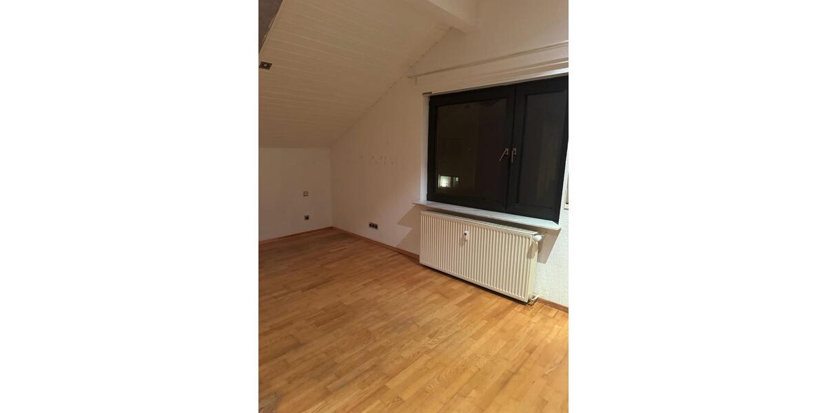 Dachgeschoßwohnung Bürstadt - 2 Zimmer, 85 m&sup2;, 1.000&euro; | Angebot:24658805