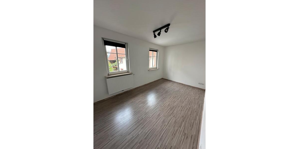 Reihenhaus Bad Dürkheim - 4.5 Zimmer, 110 m&sup2;, 1.400&euro; | Angebot:25301649