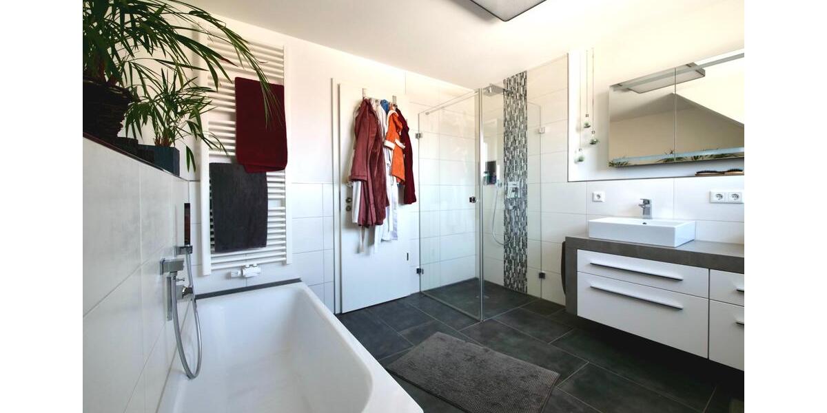 Mehrfamilienhaus, Wohnhaus Waghäusel - 4 Zimmer, 138 m&sup2;, 479.000&euro; | Angebot:26021553