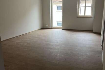 Wohnung Mannheim Hochstätt - 2.5 Zimmer, 77 m&sup2;, 1.050&euro; | Angebot:26856555