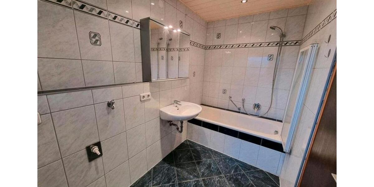 Etagenwohnung Waghäusel - 3.5 Zimmer, 83 m&sup2;, 258.500&euro; | Angebot:26223411