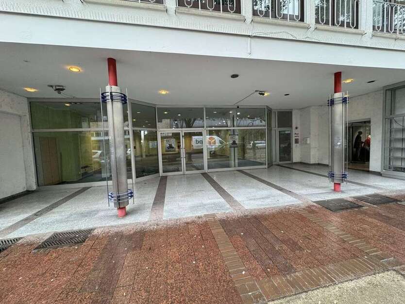 Einzelhandel in Ludwigshafen am Rhein 2.500 € 253.5 m²