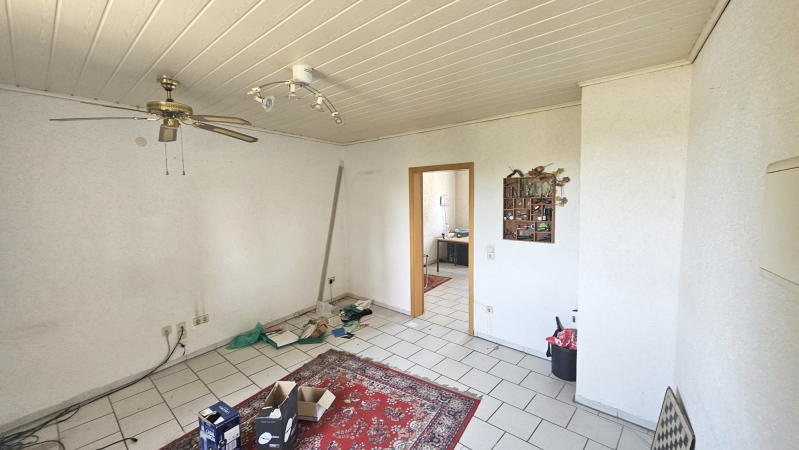 ObjNr:19704 - Gepflegtes 2- bis 3-Familienhaus mit großem Garten in Mannheim-Käfertal 11 zimmer