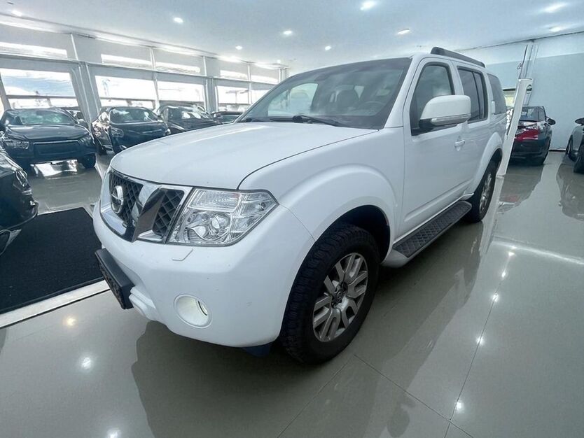 Nissan Pathfinder 243.700 km 15.999 € Speyer 67346