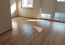 Helle 60m² große 2,5-Zimmer DG-Wohnung