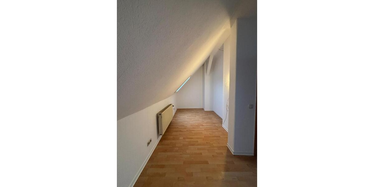 Dachgeschoßwohnung Worms - 3 Zimmer, 92 m&sup2;, 1.058&euro; | Angebot:25975167