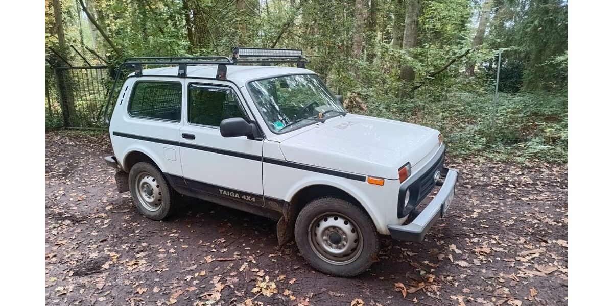 Lada Taiga 68.000 km 7.500 &euro; Grünstadt 67269