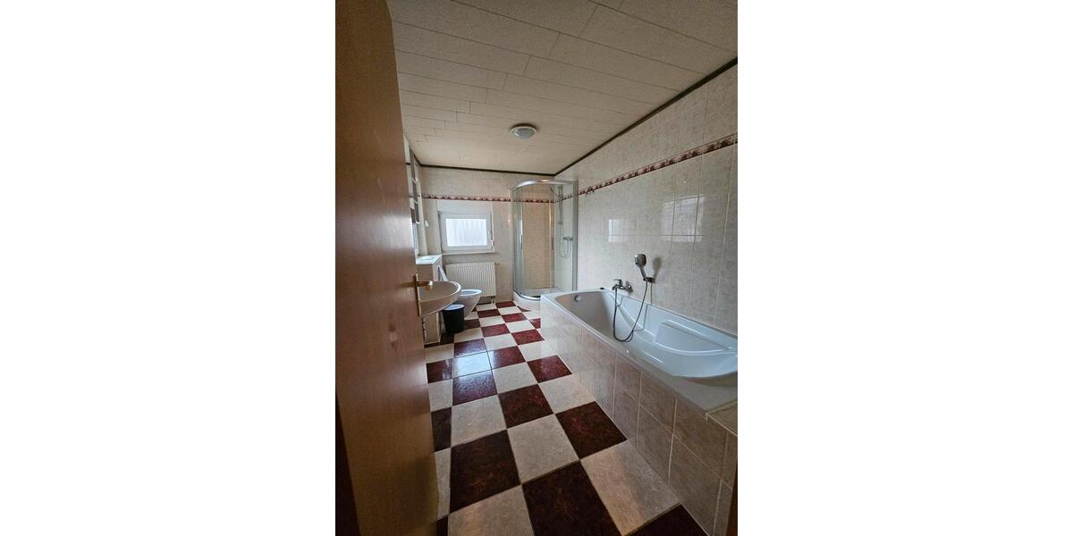 Doppelhaushälfte Frankenthal (Pfalz) - 4 Zimmer, 155 m&sup2;, 1.550&euro; | Angebot:26323073