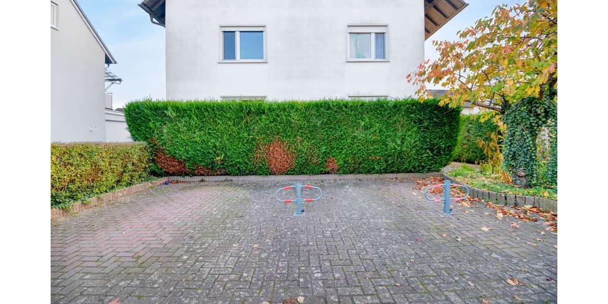 3 ZKB DG & 2 ZKB Souterrain Whg Sofort beziehbar Garage & 2 Stellplätze inkl 5 zimmer