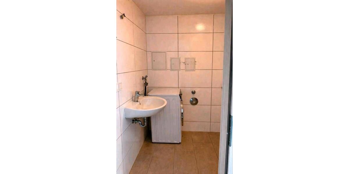 Dachgeschoßwohnung Ludwigshafen am Rhein - 2 Zimmer, 35 m&sup2;, 650&euro; | Angebot:26231836