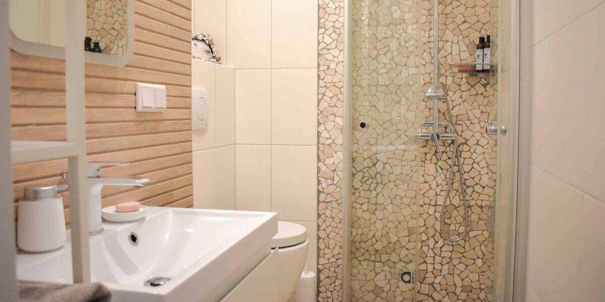 Modernisierte 3 Zi. Wohnung Maisonette, 2 Bäder, 2 Schlafzimmer, EBK, sonniger Balkon, TG Stell. 3 zimmer