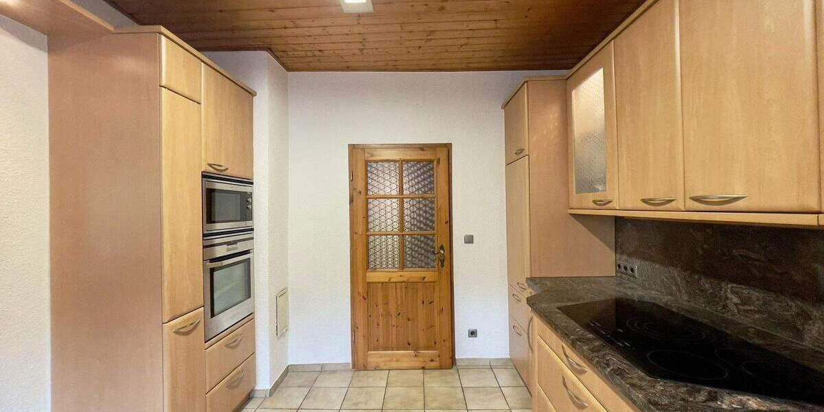 Doppelhaushälfte Bad Dürkheim - 5 Zimmer, 170 m&sup2;, 1.500&euro; | Angebot:25137364