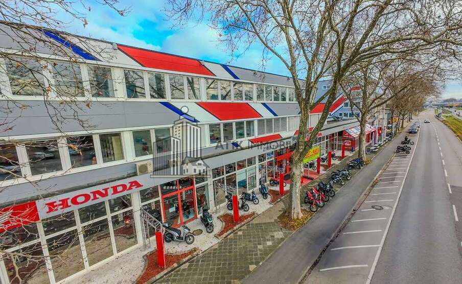Büro in Mannheim Neckarau 3.199 € 273 m²