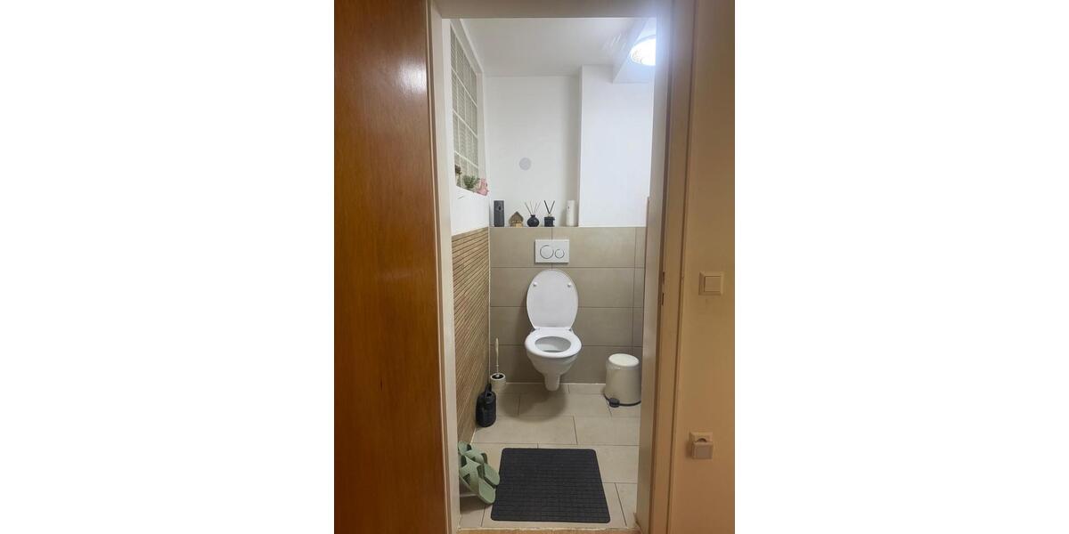 Etagenwohnung Hockenheim - 4 Zimmer, 120 m&sup2;, 1.300&euro; | Angebot:26424809