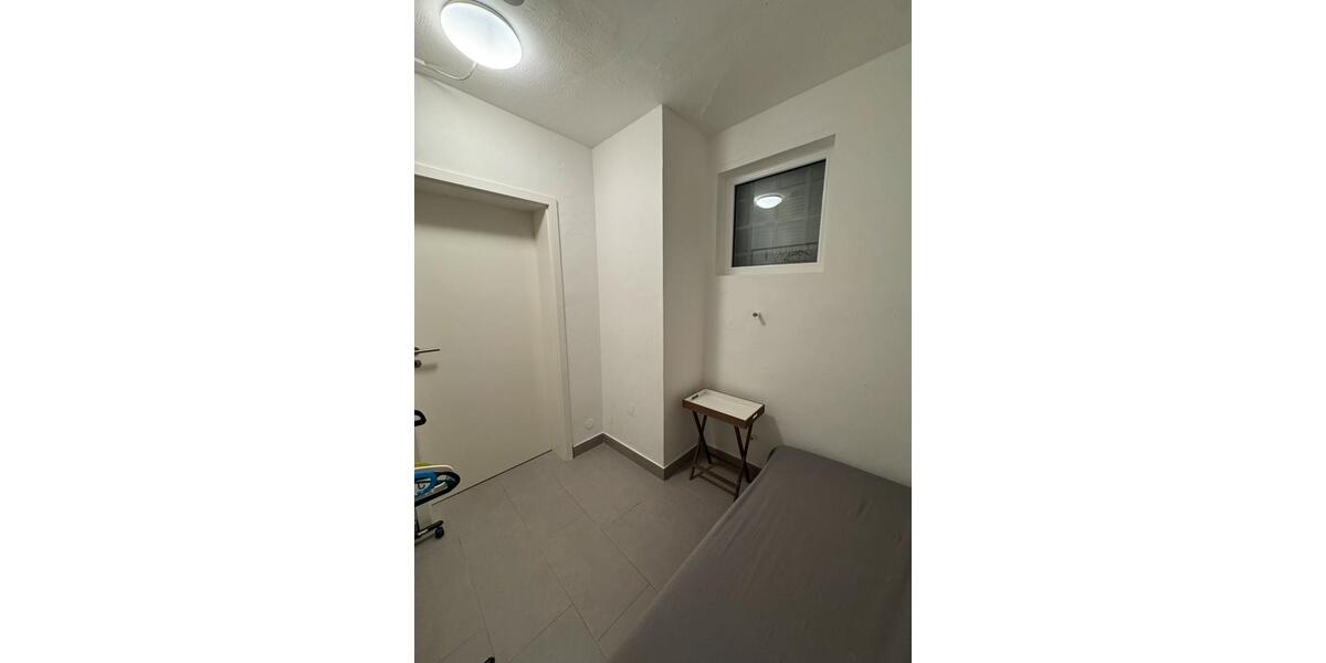 WG-Zimmer in großzügiger, modernisierter Wohnung 1 zimmer