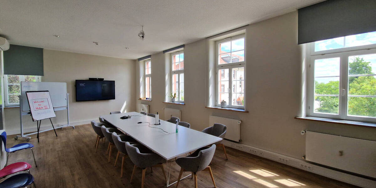 hip: voll ausgestattete S2-Labore und repräsentative Büroflächen zimmer