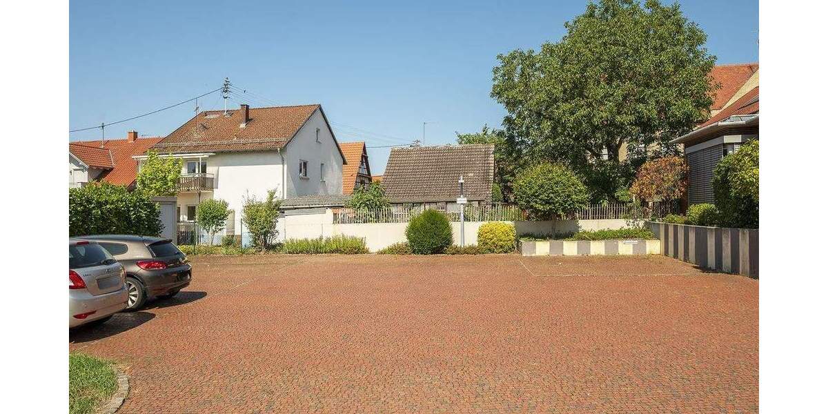 Attraktive Liegenschaft auf weitläufigem Grundstück zimmer