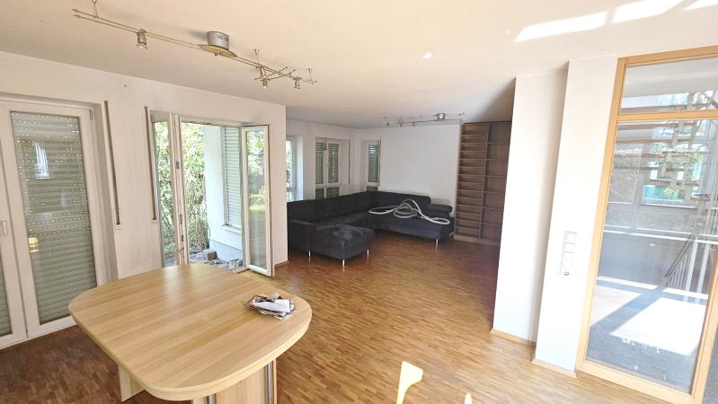 ObjNr:19759 - Attraktives Wohnen im gepflegten EFH mit Garten, Terrasse, Balkon und Garage in LU-Maudach 6.5 zimmer