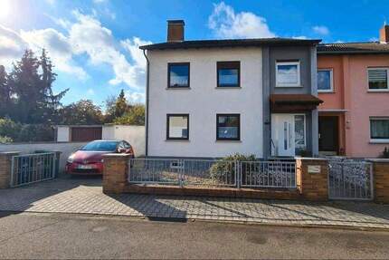 Doppelhaushäfte mit traumhaftem Garten in ruhiger Stadtlage 7 zimmer