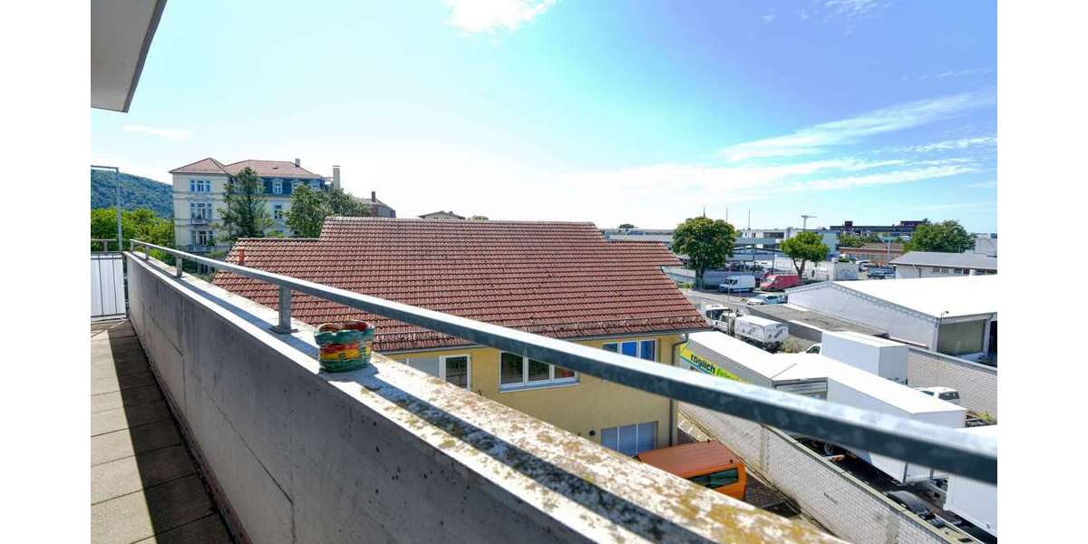 3-4 ZKB mit 2 Balkonen in verkehrsgünstiger Lage inkl Stellplatz 4 zimmer