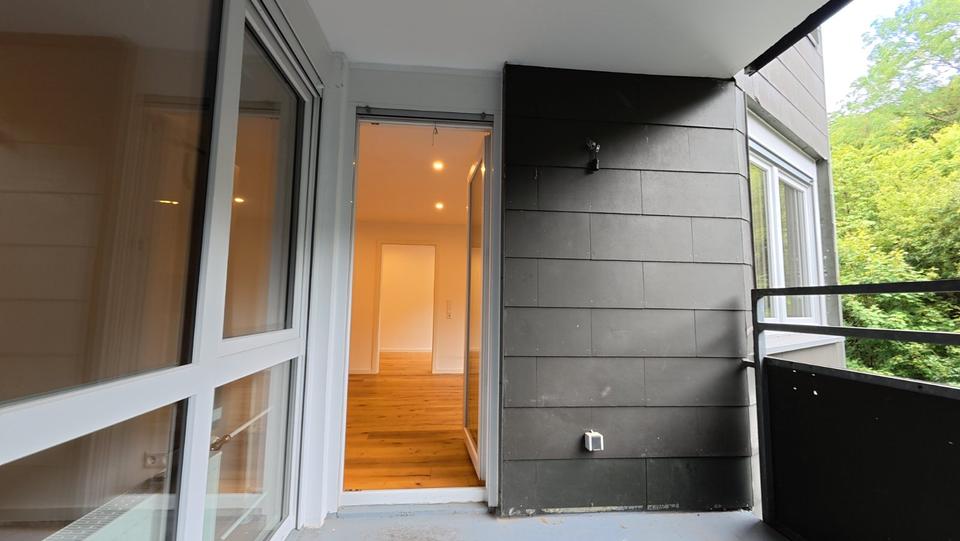 ++TOP neue 3 ZKB++Balkon++neue Einbauküche++TG Stellplatz++Parket 3 zimmer