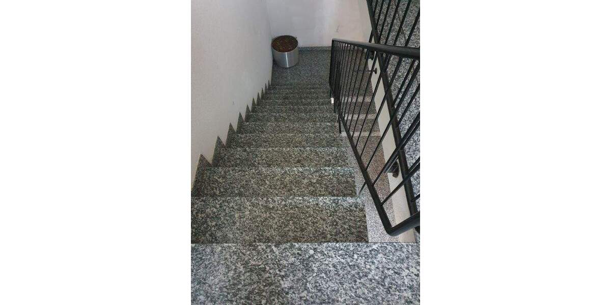 Großzügige Maisonettewohnung inkl. 2 Garagenstellplätzen in zentraler Lage 4 zimmer