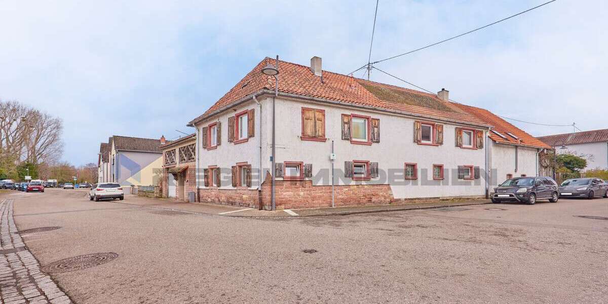 Einfamilienhaus Neustadt an der Weinstraße Duttweiler - 12 Zimmer, 328 m&sup2;, 375.000&euro; | Angebot:26182102