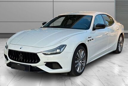 Maserati Ghibli 29.890 km 50.800 &euro; Mannheim 68305