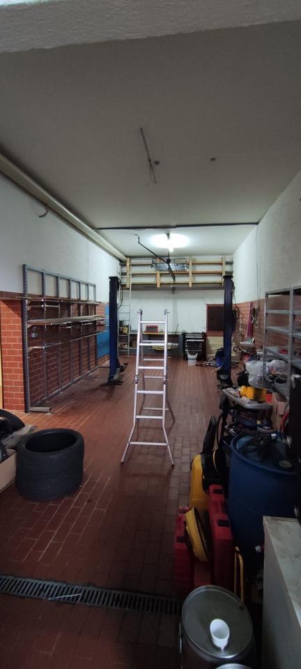 Gewerbehalle für KFZ, Lagerhalle