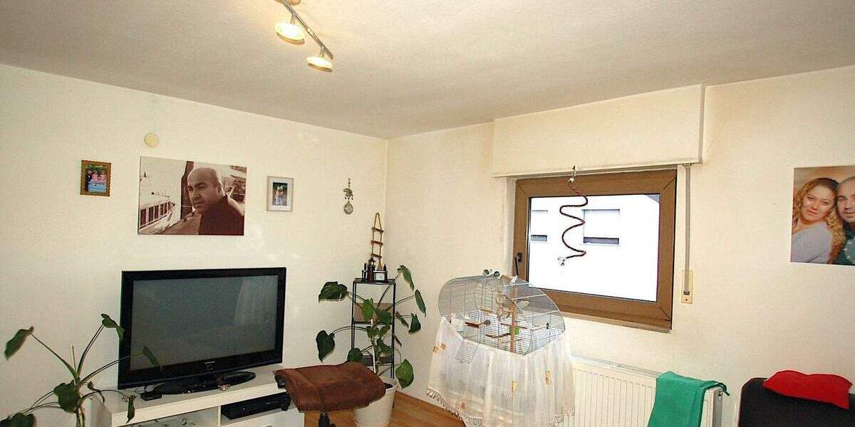 Mehrfamilienhaus, Wohnhaus Bürstadt - 8 Zimmer, 343 m&sup2;, 645.000&euro; | Angebot:25826001