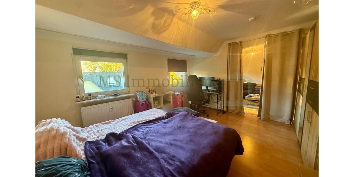 Dachgeschoßwohnung Bensheim - 3 Zimmer, 92 m&sup2;, 1.100&euro; | Angebot:24978435