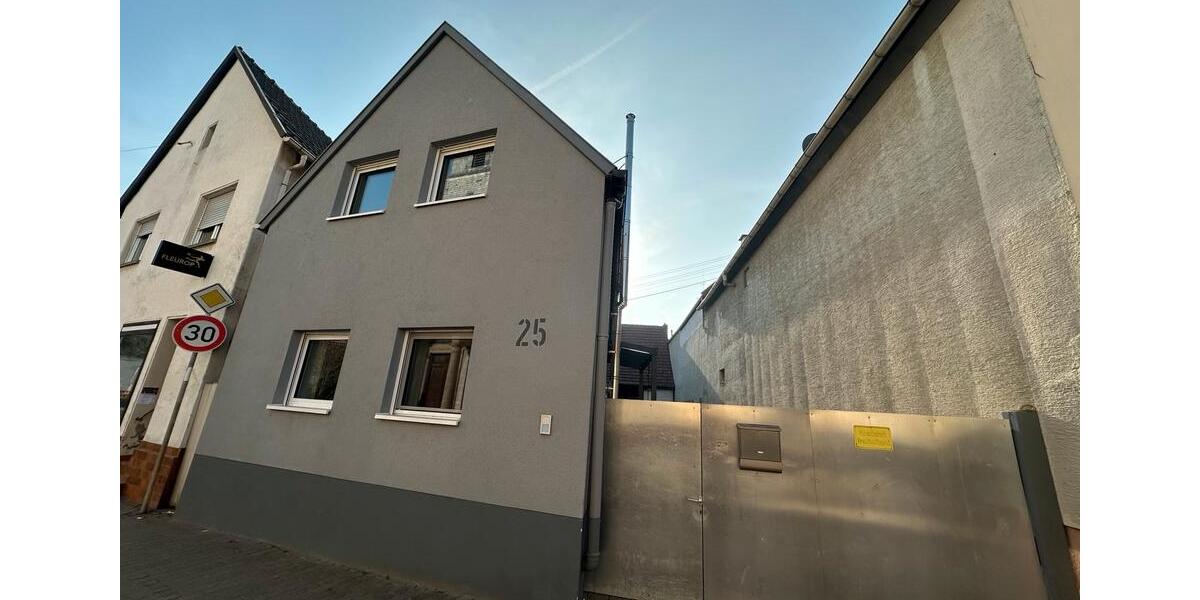 Einfamilienhaus Ludwigshafen am Rhein Ludwigshafen-Oggersheim - 8 Zimmer, 165 m&sup2;, 493.500&euro; | Angebot:24780633