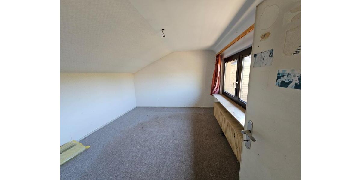 ObjNr:19684 - Freistehendes Einfamilienhaus mit Vor- und Rückgarten sowie Garage und Stellplatz - Bungalow Eisenberg (Pfalz) | Angebot:20430159