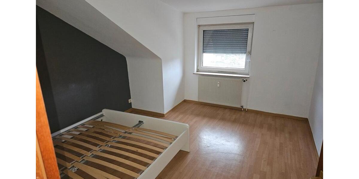3 Zimmer Dachgeschoss Wohnung zu vermieten 3 zimmer