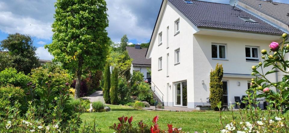 helle DG - 60 qm - 2,5 ZKB Wohnung gehobene Ausstattung - mit EBK