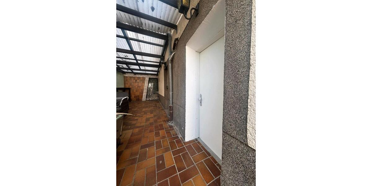 Einfamilienhaus Sandhausen - 8 Zimmer, 180 m&sup2;, 450.000&euro; | Angebot:26625871