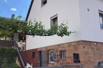 Freist. Wohlfühlhaus mit Garten, großer Terrasse, Garage , ausbaufähig durch Anbau !