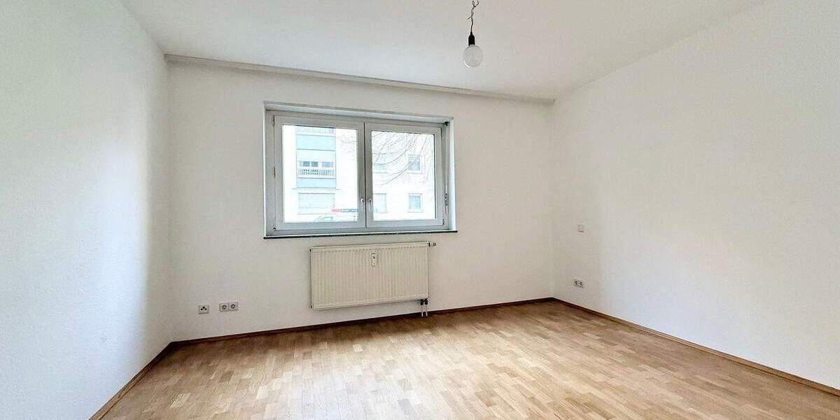 Lindenhof - Renovierte Barrierefreie Erdgeschoss Wohnung mit Terrasse 2 zimmer