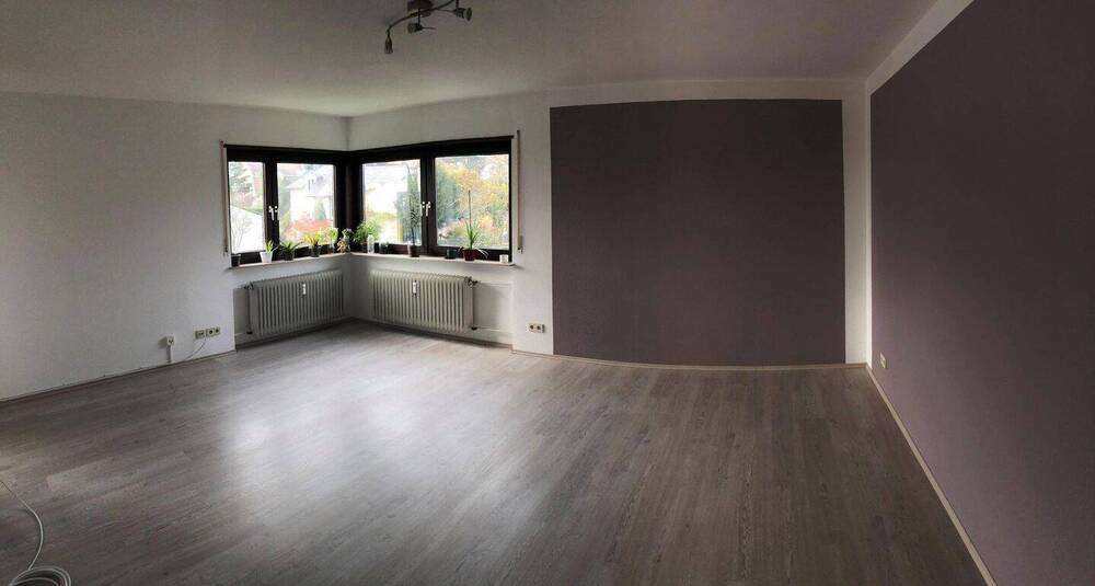 Schöne, helle - unvermietete - 3,5 Zimmerwohnung (87,5 qm) mit Südbalkon