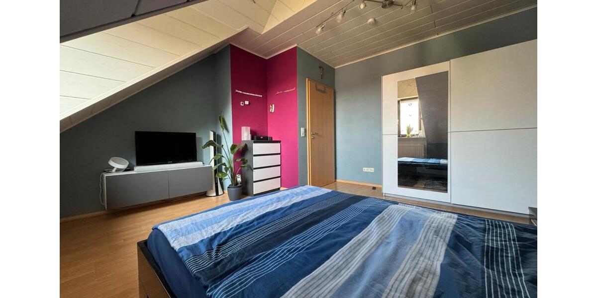 Dachgeschoßwohnung Heddesheim - 3.5 Zimmer, 84 m&sup2;, 1.050&euro; | Angebot:25982342