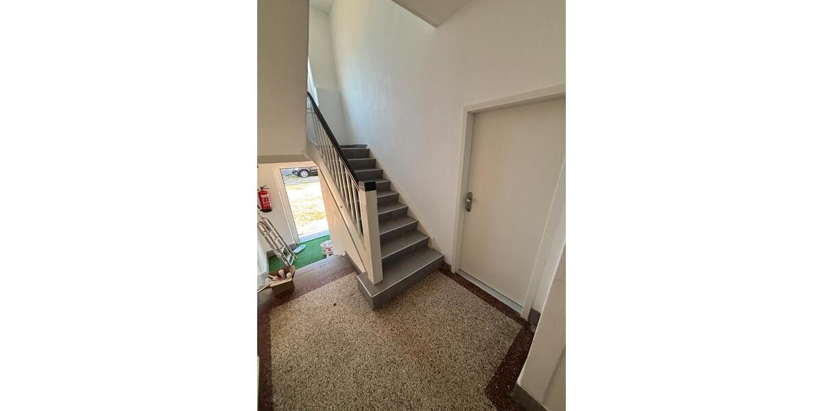 Laden mit Wohnung zu vermieten zimmer