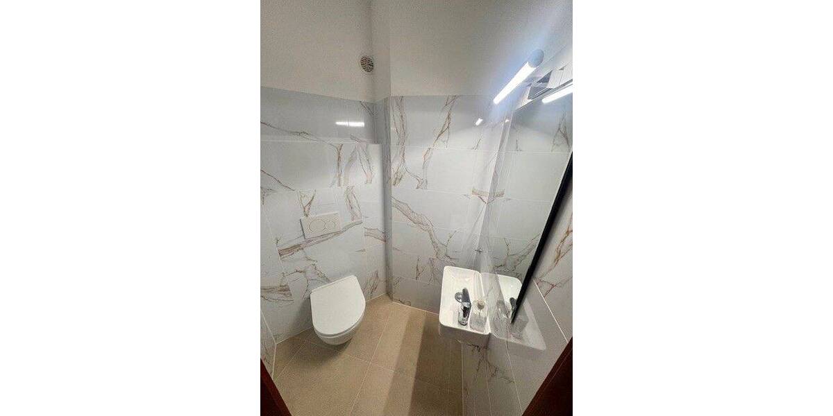 Neu renovierte 3 ZKB-Wohnung mit Loggia zum Wohlfühlen. 3 zimmer