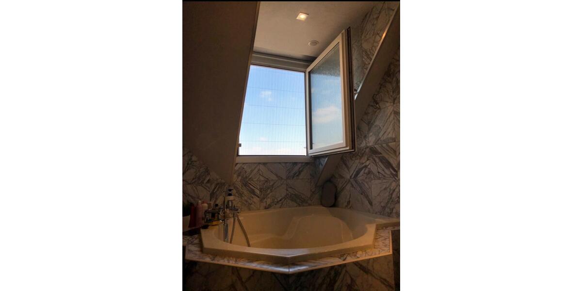 Dachgeschoßwohnung Ludwigshafen am Rhein Rheingönheim - 3.5 Zimmer, 84 m&sup2;, 207.500&euro; | Angebot:23797671