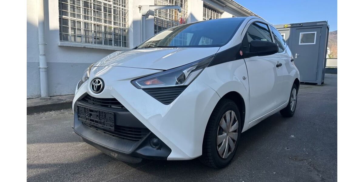 Toyota Aygo (X) 107.500 km 5.900 &euro; Heidelberg 69115