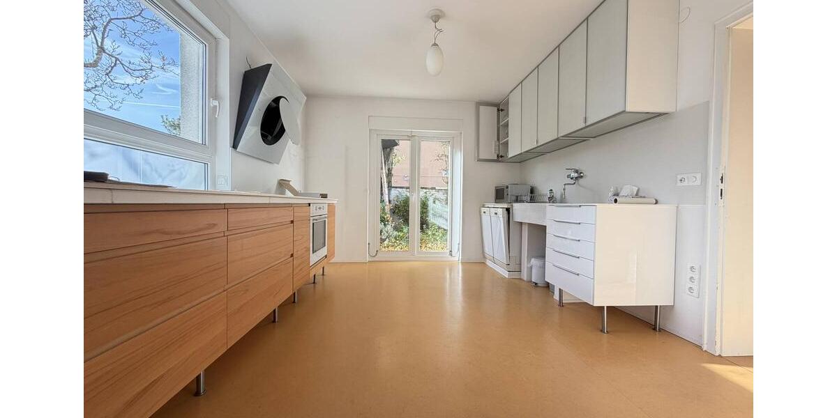 Großzügiges Haus mit Garten und Einbauküche in zentraler Lage zu vermieten 6 zimmer